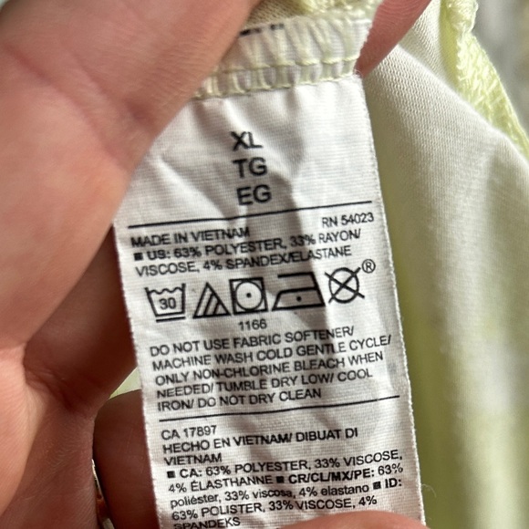 Old navy active XL tank top bundle neon white - Picture 5 of 6